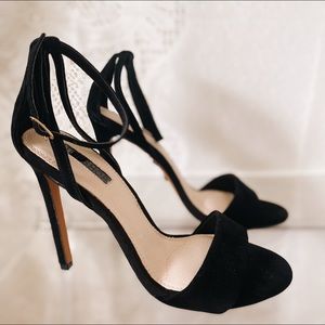 RAPHAEL BLACK HIGH HEELS (NWT) 👠